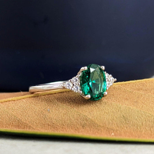 Emerald Hera Ring - Stunning Blue