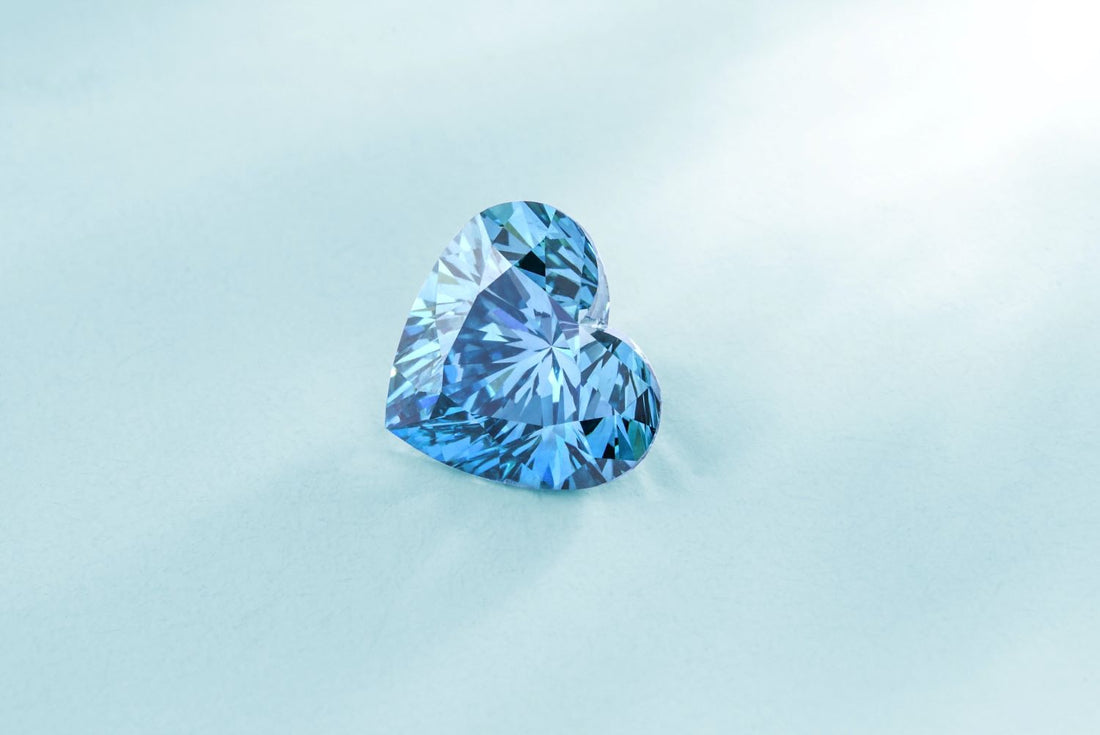 Aquamarine vs Sapphire: What’s the Difference? - Stunning Blue