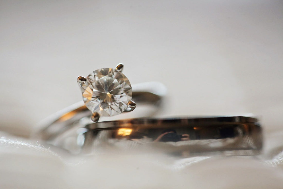 Moissanite vs Cubic Zirconia vs Diamonds - What’s the Difference Between them all? - Stunning Blue